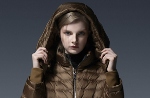 세인트앤드류스, 스타일리시한 ‘케이프형 롱 다운 점퍼’ 출시