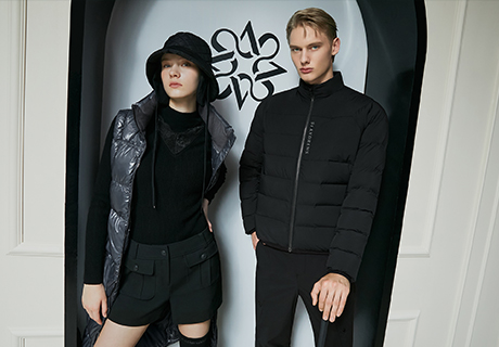 세인트앤드류스, 모던 블랙 무드의 윈터 커플룩 제안